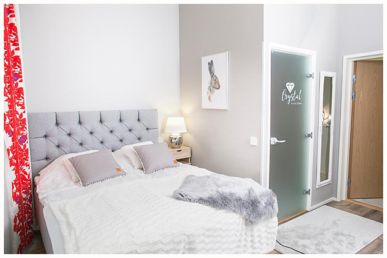 Crystal Arctic Suites Rovaniemi Exterior photo A bedroom in a serviced apartment